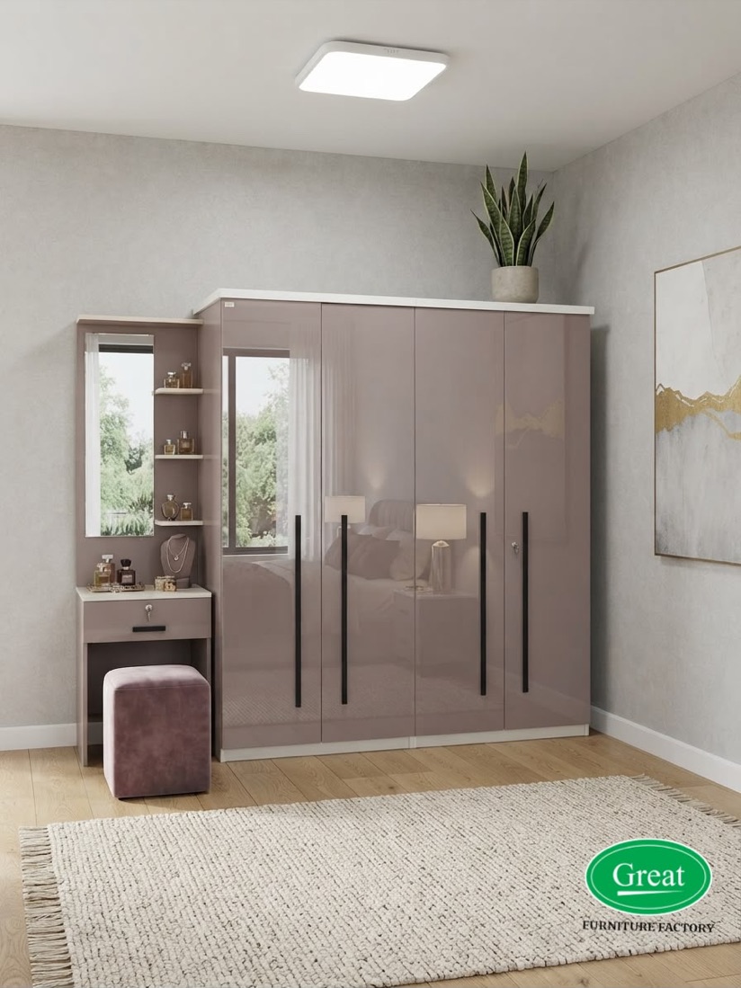 Four Door Cupboard, model GRT 09